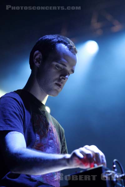 EMERALDS - 2011-05-27 - PARIS - Espace Charlie Parker - Grande Halle - 
